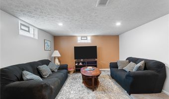 1086 Terrell Dr, Akron, OH 44313