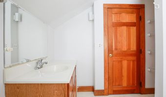 671 Essex St, Bangor, ME 04401