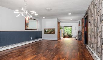 24 Lincoln Dr, North Smithfield, RI 02896