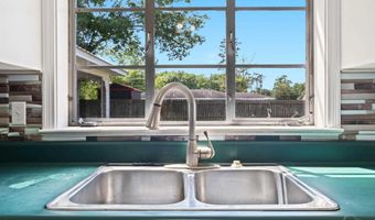 402 E Poplar St, Atmore, AL 36502
