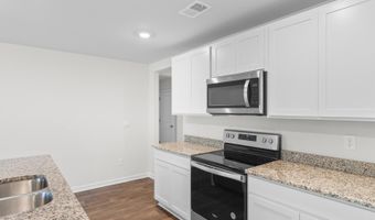 572 Woodland Farms Cir, Aynor, SC 29511