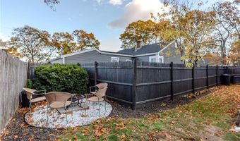 122 New Rd, East Providence, RI 02916