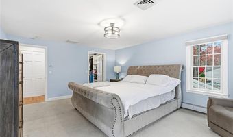 27 Christine Dr, Barrington, RI 02806