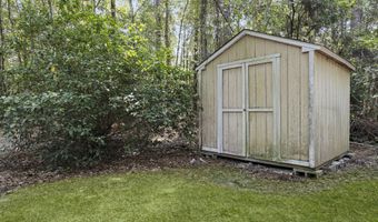 7083 Jefferson St, Bay St. Louis, MS 39520