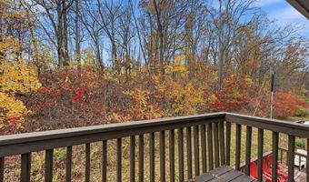 40 Woodridge Dr 40, Cheshire, CT 06410