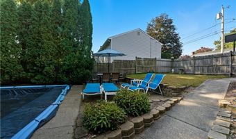 37 Carriage Rd, Cranston, RI 02920