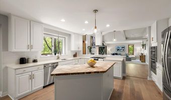 3427 E Dobson Pl, Ann Arbor, MI 48105