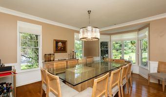 8809 SAUNDERS Ln, Bethesda, MD 20817