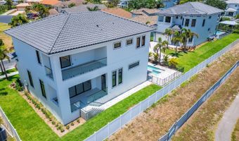 517 Treviso Dr, Apollo Beach, FL 33572