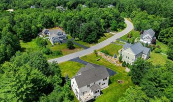 32 Settlers Ct, Bedford, NH 03110