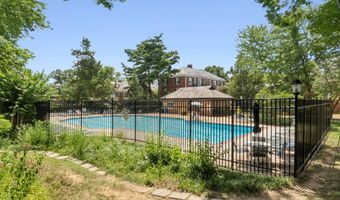 2824 S ABINGDON St A2, Arlington, VA 22206