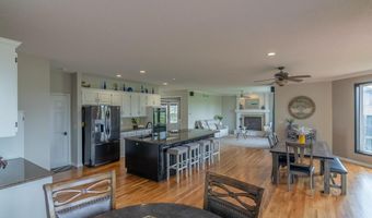 14108 Pine Valley Ct, Basehor, KS 66007