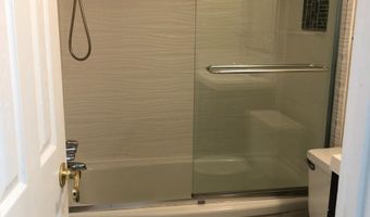 4943 AMERICANA Dr 103, Annandale, VA 22003