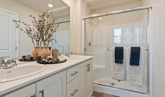 61187 Splendor Ln, Bend, OR 97702