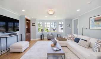 60 Island View Ave, Branford, CT 06405