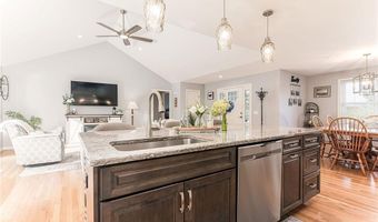 11 Kendall Ct, Charlestown, RI 02813