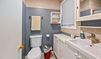 109 Country Club Rd, Avon, CT 06001