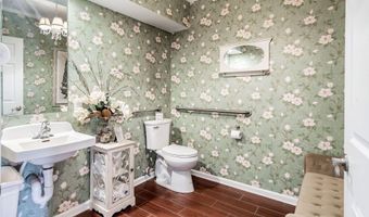 147 Church St, Belford, NJ 07718