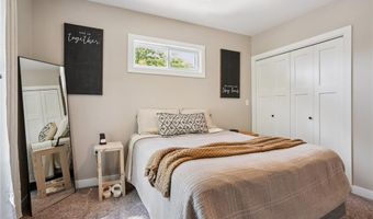 1102 E 2nd St, Anamosa, IA 52205