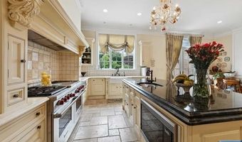 31 Marie Major Dr, Alpine, NJ 07620