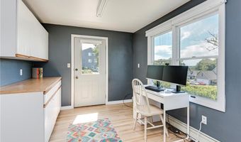 22 JH Dwyer Dr, Middletown, RI 02842