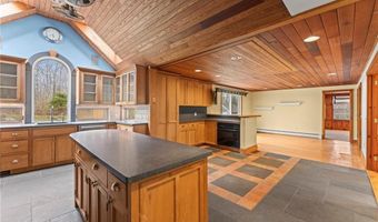 180 Ross Hill Rd, Charlestown, RI 02813