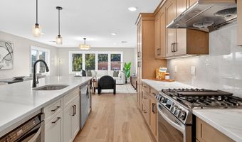 29 W 9TH St, Bayonne, NJ 07002
