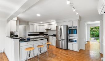 19 Preston Dr, Barrington, RI 02806