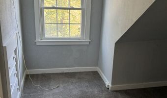 13 Fenway Rd, Branford, CT 06405