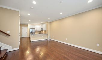 2111 RICHMOND Hwy 101, Alexandria, VA 22301