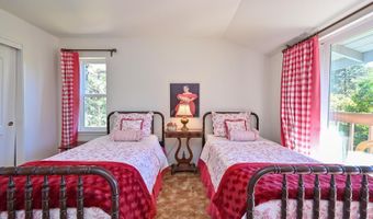 2081 Jerrilynn Dr, Arnold, CA 95223