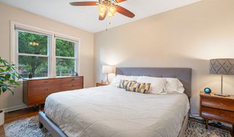 1302 W Campbell St, Arlington Heights, IL 60005