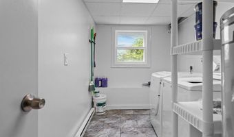 132 Maple Ave, Middletown, RI 02842