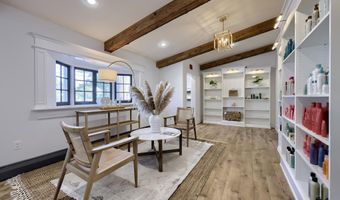 101 S 7TH St, Akron, PA 17501