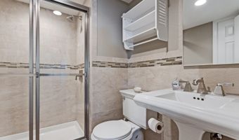 37 North St, Andover, NJ 07801