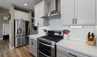 3408 NW Reinhart Dr, Ankeny, IA 50023