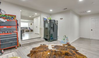 109 W Purdom Ave, Alvarado, TX 76009