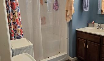 1031 Rosewood Dr, Altoona, PA 16601