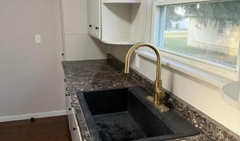 334 W 9th St, Auburn, IN 46706
