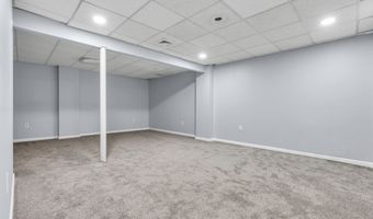 5 Buxton Ct, Barnegat, NJ 08005