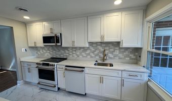 5612 NAMAKAGAN Rd, Bethesda, MD 20816