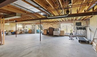 617 Eaton Dr, Aurora, OH 44202