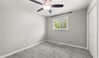 794 Robinhood Dr, Aurora, OH 44202