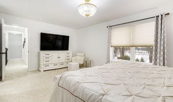 1360 Fairlane Dr, Ann Arbor, MI 48104