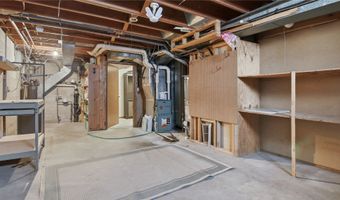 212 Country Club Ln, Altoona, WI 54720