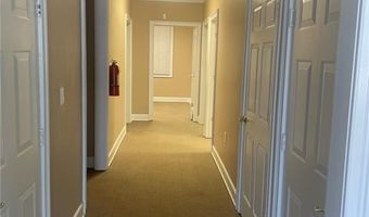 5445 McGinnis Village Pl 102, Alpharetta, GA 30005