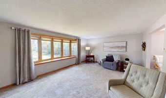 826 Minnie Maddern St, Albert Lea, MN 56007