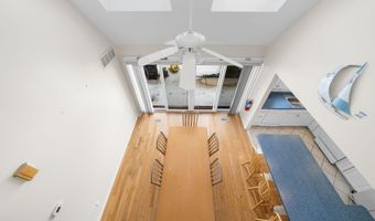 45 W 19th St, Avalon, NJ 08202
