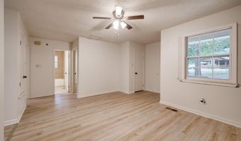 6823 Foxfire Dr, Benton, AR 72019