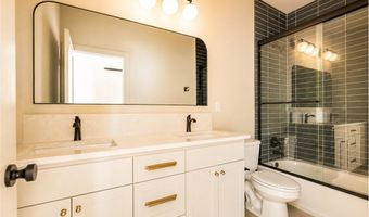 9 Mere Ln, Bella Vista, AR 72714